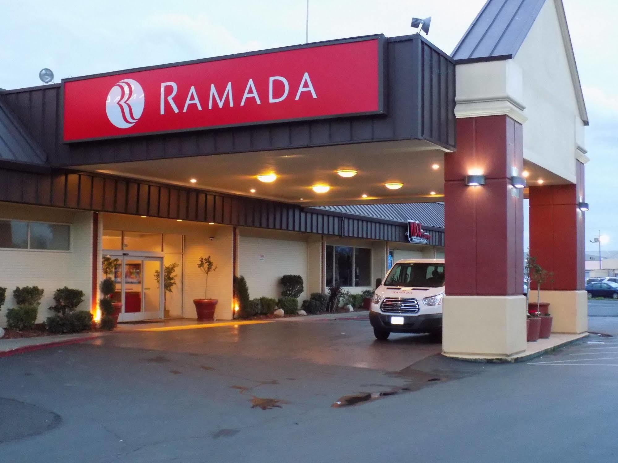Ramada By Wyndham Sacramento Hotel Exterior foto